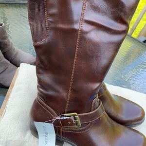 Brand new Women’s knee boots